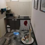 4 Barat 아파트