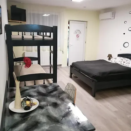 4 Barat Apartamento Mórahalom