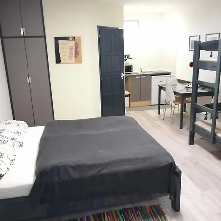 4 Barat Apartment