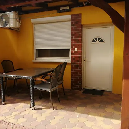 Apartment 4 Barat