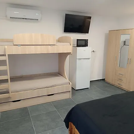 Apartment 4 Barat